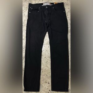 Black skinny jeans. 32/32.